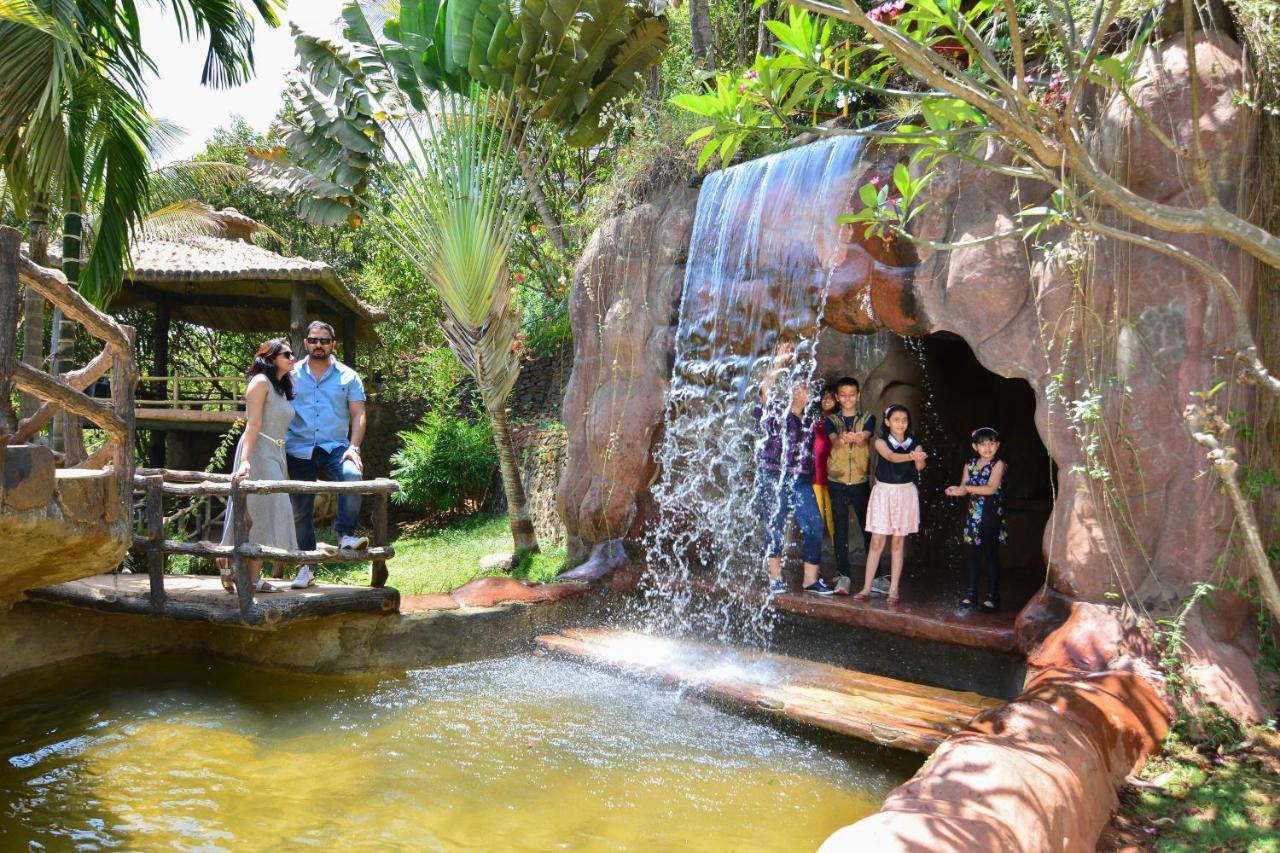 Surya Shibir Resort Pune Eksteriør billede
