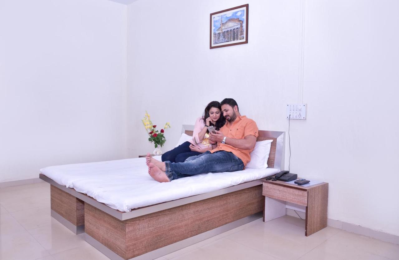 Surya Shibir Resort Pune Eksteriør billede