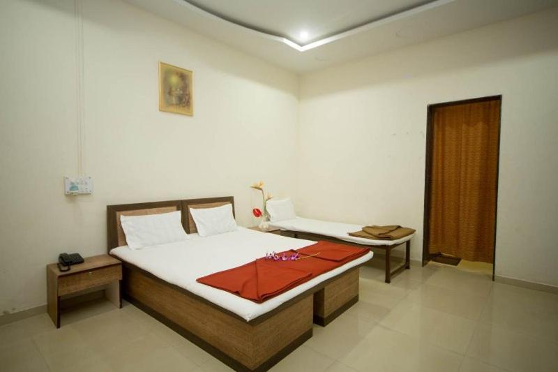Surya Shibir Resort Pune Eksteriør billede